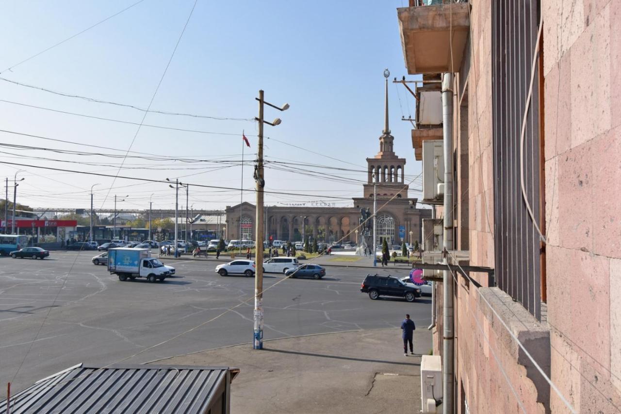 Apartment Near Sasundci Davit Metro Station Erevan Exterior foto